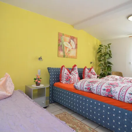 Neustadt 2br With Garden, Cleaning Included *