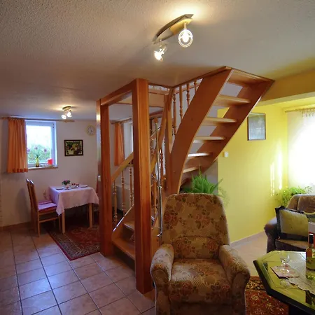 Neustadt 2br With Garden, Cleaning Included * Neustadt am Rennsteig